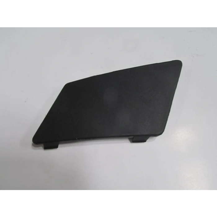 Iveco Daıly- 2014-2019; Ön Tampon Çeki Demiri Kapağı Üst Sağ (Tw) Oem No: (5801582700)