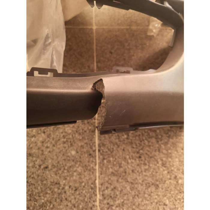 Opel Astra- H- Hb- 04/07; Ön Tampon Siyah (ÇATLAK) (Sis/Panjur Delikli) (Far Yıkama Kapaklı)(Eurobump) (Oem No: 93371386)