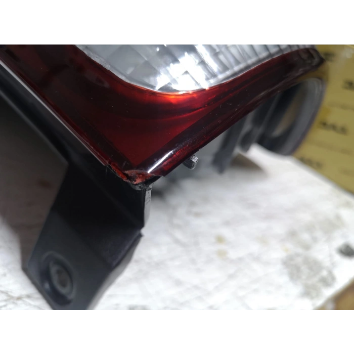 Toyota Land Cruiser 2003-2009 Stop Lambası Sağ Prado uç kısmı kırık (J12) (Oem No: 81551-60700)