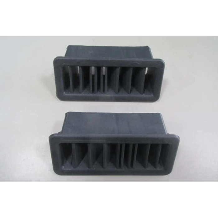 Volkswagen Transporter- T4 1990-95; Ön Göğüs Cam Havalandırma Izgarası Sağ/Sol Set (2 Parça) Oem No: (701819071)