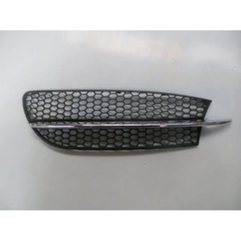 2001-2005 Alfa Romeo 147 Ön Tampon Panjuru Sağ Siyah (Çıtası Nikelajlı) (Tw) (Adet) (Oem No:46840462)