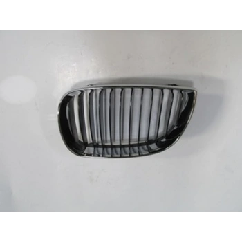 2004-2008 Bmw 1 Serı E87- Ön Panjur Sol Siyah-Nikelaj Çerçeveli (Tw) (Adet) (Oem No:51137077129)