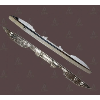 Plaka Bakaliti Bagaj Kapak Corolla  2006-2010 (1 Adet)