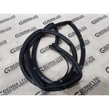 Arka Kapı Fıtılı Sol Ford Fıesta Bm 08- (Oem No: 8A61 A253A11 Ay)