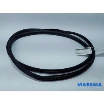 Arka Kapı Lastiği Psa 5008 B.M 2016- (Oem No: 9676801080)