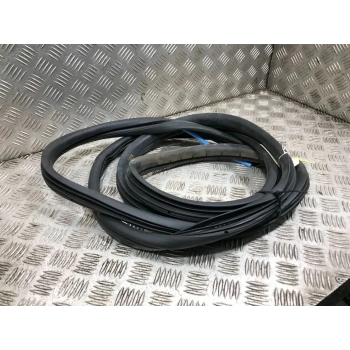 Sağ Ön Kapı Gırıs Lastiği Psa Jumper Iıı / Boxer Iıı 97-00 (Oem No: 1623224080)