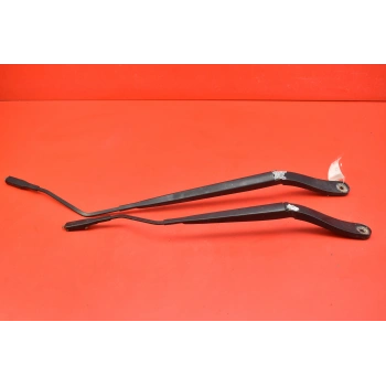 Silecek Kolu:On Cam Sol Lhd Ford B-460 Transıt Courıer Bm 14- (Oem No: Et76 17526 Ab)