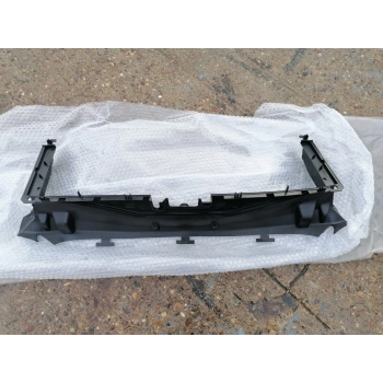 Tampon Hava Deflektörü Üst Tampon Hava Deflektörü Üst Ford Focus 2018 Bm 2018/- (Oem No: Jx7B 8314 Af)