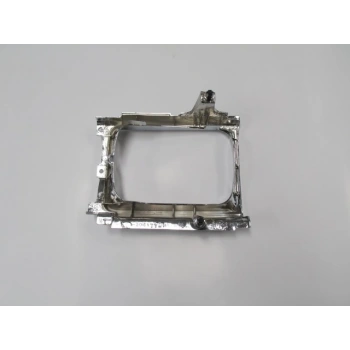 1985-1989 Toyota Hilux Pıck Up Ln56-65- Far Çerçevesi Sağ Nikelajlı (Adet)