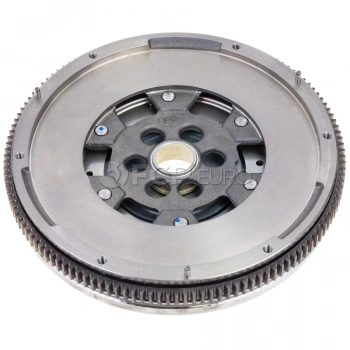 Volanlı Debrıyaj Setı 415 0583 10 + 624 3553 09 + 510 0176 10 Vw Passat-Tıguan-Golf6-Q3-Caddy Bkp-Cbab-Cffb-Cfgb-Clla-Cffa-Cffb 2,0 Tdı 10- (Oem No: 04L105266B)