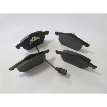 1997-2000 Volkswagen Passat B5 Ön Fren Balatası 1,6-1,8-2,0-2,5(1Kablolu)(Disk(156,4X73,8X19,6)Bramax (Adet) (Oem No:1133046)