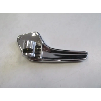 Opel Corsa- D- 07/14; Arka Kapı İç Açma Kolu Elceği Sağ Nikelajlı (Oem No: 136045)