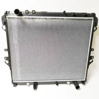 Radyatör Su Hılux 15Sonrası Revo 2.8Cc  A-T Brazıng (Oem No: 16400-0L361)