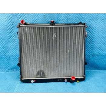 Su Radyatörü . Japon Land Cruıser (J20) 4.7 32V 07- (Oem No: 16400-50380)