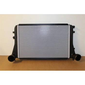 Golf5 Golf6 Jetta Caddy A3 2004 2013 Turbo Radyatörü 8Ml 376 746 201 (Oem No:1K0145803T)