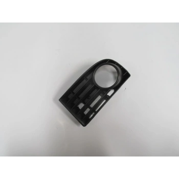 Volkswagen Golf- 5- 04/09; Sis Lamba Kapağı Sol Siyah (Sis Delikli) (Pütürlü Tip) (Tw) (Oem No: 1K0853665B9B9)