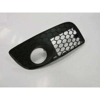 Volkswagen Golf- 5- 04/09; Sis Lamba Kapağı Sağ Siyah (Sis Delikli)(Gtı) (Izgaralı Açık Tip)(Tw) (Oem No: 1K0854662F9B9)