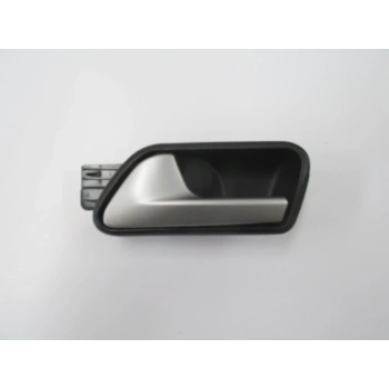 Volkswagen Caddy- 11/15; Ön Kapı İç Açma Kolu Sol Siyah (Elceği Gümüş Gri) (Hushan) (Oem No: 1T1837113Dryp)