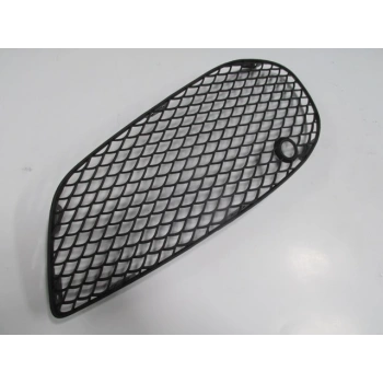 Mercedes C Class- W205- 14/17; Sis Lamba Kapağı Sağ Sis Deliksiz (Amg)(Tw) (Oem No: 2058852623)