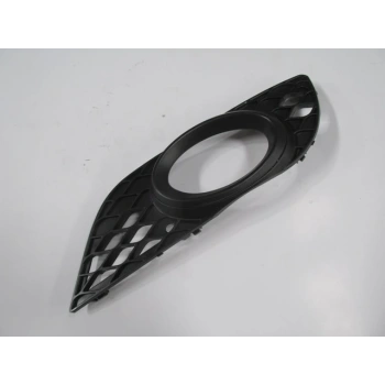 Mercedes E Class- W211- 07/09; Sis Lamba Kapağı Sol Sis Delikli/Çerçevesi Siyah (Tw) (Oem No: 2118850522)