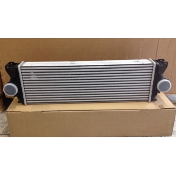 TURBO RADYATÖRÜ (INTERCOOLER) CRAFTER 06-12 DÜZ BOĞAZ BRAZING (Oem No: 2E0145804)