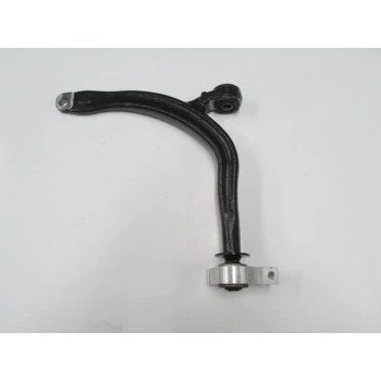 Cıtroen C5- 05/08; Ön Alt Tabla Sol Burçlu/Takozlu (Salıncak) (Sh) (Oem No: 3520.K3)