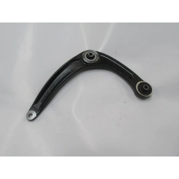 Peugeot 308- 08/13; Ön Alt Tabla Sol Burçlu (Salıncak) (Sh) (Oem No: 3520V2)