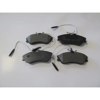 1996-2002 Peugeot Partner Ön Fren Balatası (4 Kablolu)(Disk) (129,7X56X18,5) (Bramax) (Adet) (Oem No:425154)