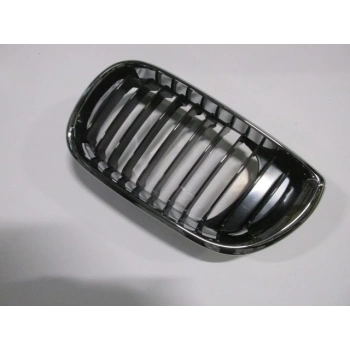 2002-2005 Bmw 3 Serisi Sd- Ön Panjur Sol Siyah-Nikelaj Çerçeveli (Tw) (Adet) (Oem No:51137030545)