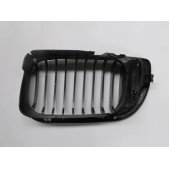 2002-2005 Bmw 3 Serisi Sd- Ön Panjur Sağ Siyah (Bfn) (Adet) (Oem No:51137042961)