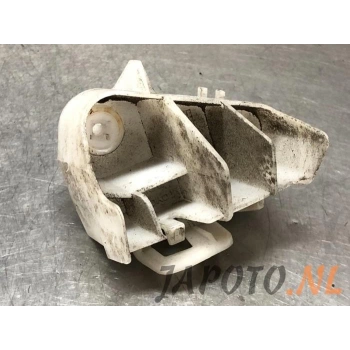 Tampon Bağlantı Braketi Yarıs 11-15 Arka Küçük Sağ (Oem No: 52155-0D050)