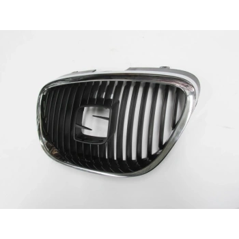 Seat Altea- 04/09; Ön Panjur Siyah (Nikelaj Çerçeveli)(Tyg) (Oem No: 5P0853651A9B9)