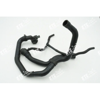 Radyatör Su Hortumu Müsürü Üzerınde Vw Golf7-A3-Leon-Octavıa Cyvb-Cjza-Chpa-Cpta-Czca 1,2 Tsı-1,4 Tsı 13- (Oem No: 5Q0121049Ac)