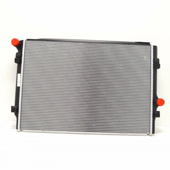 Su Radyatörü 735548( 650X433X32 ) Vw A3-Q2-Arteon Czpb-Dkza-Djhc-Cjsa-Cjsc-Chhb 1,8 Tfsı-2,0 Tfsı 13- (Oem No: 5Q0121251Gn)