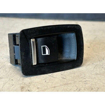 Cam Dügmesı Arka Sıyah Bmw F30 Lcı-F31 Lcı-F34 Lcı-F35 Lcı-F36 Gran Coupe-X3 F25-X4 F26-X5 F15-X6 F16 Bm 14-18 (Oem No: 61319361936)