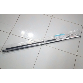 Cam Sıyırıcı Hılux 15-21 Arka Krom Sağ (Oem No: 68180-0K120)