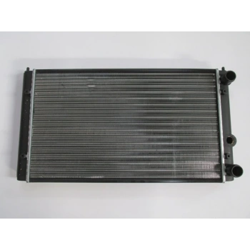 1985-1989 Volkswagen Jetta Su Radyatörü Tek Fanlı Tip 1.4-1.6 525X300 Klimasız Oem No: 6N0121253J
