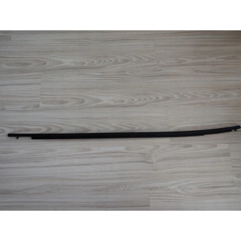 Cam Sıyırıcı Corolla 19-21 Ön Kapı Dış Sağ Krom (Oem No: 75710-02490)