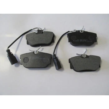 1996-2001 Volkswagen Transporter T4 Arka Fren Balatası (2 Kablolu)(Disk)(94,8X51X15,4)(Bramax) (Adet) (Oem No:7D0698451B)