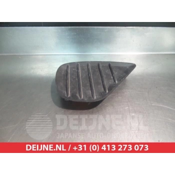 Sis Lamba Kapağı Yarıs 15-16 Sağ (Sis Deliksiz) (Oem No: 81481-0D250)