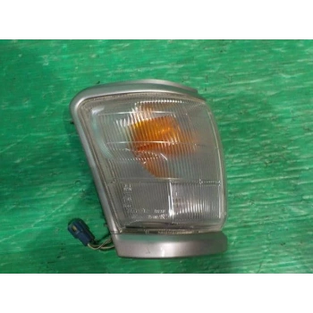 Hilux Ln145 98 01 Sinyal Lambası Sağ Gümüs Grı (Mat) P21W W5W (Duy+Ampul) (Oem No:8151135140)