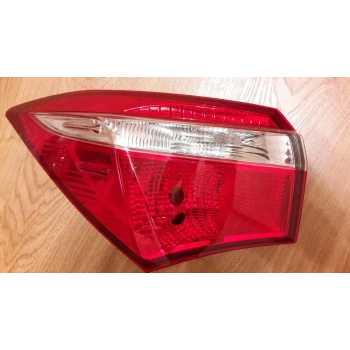 Stop Lambası Corolla 13-15 Duysuz Dış Sol (Oem No: 81561-02760)