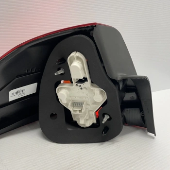 Stop Lambası Sağ Unıt..Ece. Renault Megane Iı Bm 02-05 (Oem No: 8200142681)