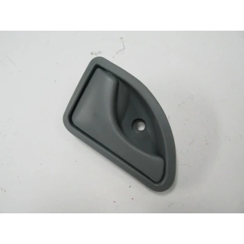 1999-2000 Renault Twingo Ön Kapı İç Açma Kolu Sol Gri Pütürlü (Tw) (Adet) (Oem No:8200259376)