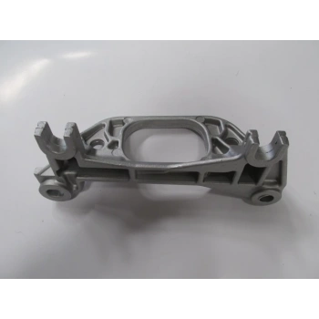 Dacıa Duster- 10/13; Şanzuman Bağlantı Kulağı 1,5 Dcı/1,6Cc (Oem No: 8200277212)