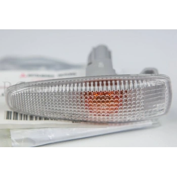 Sinyal Lambası Çamurluk Lancer 08Sonrası R-L (Oem No: 8351A001)