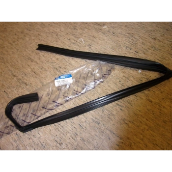 Cam Fitili İ30 Arka Kapı 12-16 Sağ (Oem No: 83540-A6000)