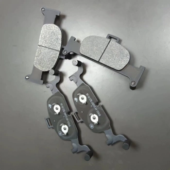 Fren Balata A4 / A5 / Q5 / Q7 15Sonrası (Yengeç Tip) Ön (Oem No: 8W0698151Ac)