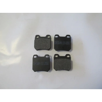 1993-1995 Opel Vectra A Arka Fren Balatası (Kablosuz)(Disk) (61,4X61,2X15) (Bramax) (Adet) (Oem No:91145710)