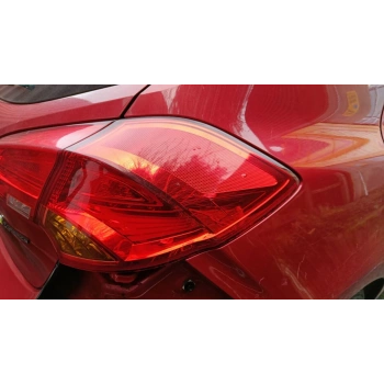 Stop Lambası Dıs Sag Sarı - Kırmızı - P21W/Led Kore Ceed Benzın-Dızel 2012- (Oem No: 92402A2020)